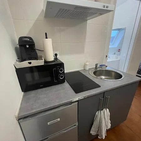 Famars: Studio Moderne Διαμέρισμα