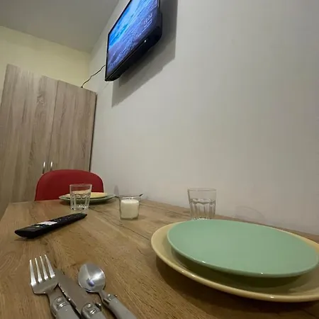 Famars: Studio Moderne Διαμέρισμα Famars